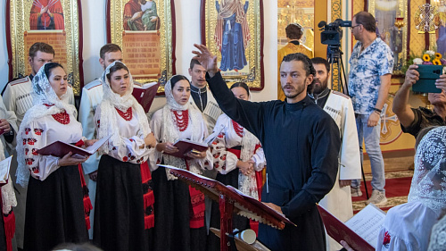 Молитвенные песнопения исполнил Кубанский казачий хор в храме Вознесения Господня