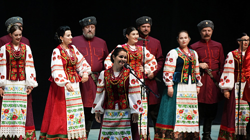 Простыми словами о Концерте Кубанского казачьего хора в День семьи, любви и верности